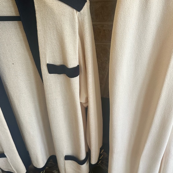 St. John vintage crème and black pants cardigan set large - Picture 9 of 11